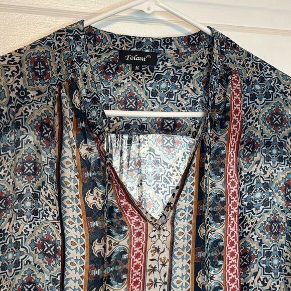 Tolani Women’s Blue multicolored bohemian style long sleeve top size medium - Picture 2 of 6
